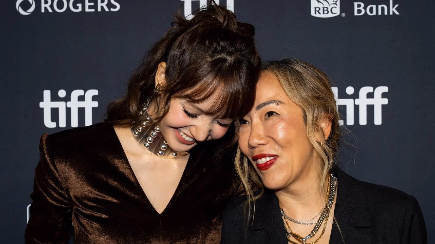Lisa, Sue Kim